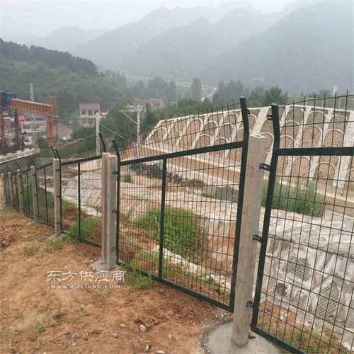鐵路防護欄 鐵路站區(qū)防護網 鐵路專用防護網 安平廠家直銷